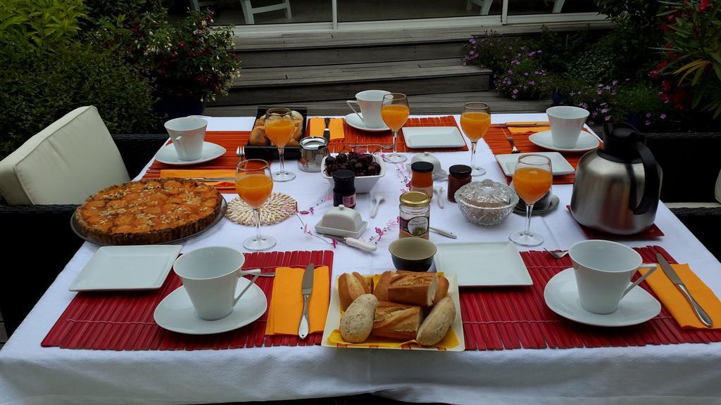 Les Deux Chenes Bed & Breakfast Ла Шапел-сюр-Ердр Екстериор снимка